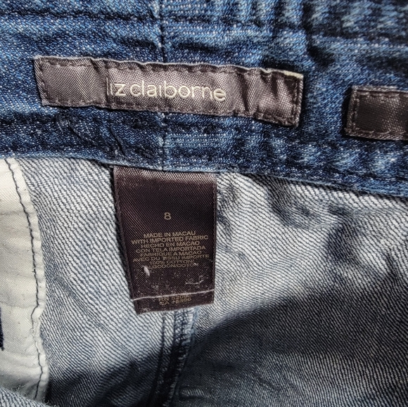 Liz Claiborne size 8 denim jean Audra shorts in great condition. - Picture 3 of 8
